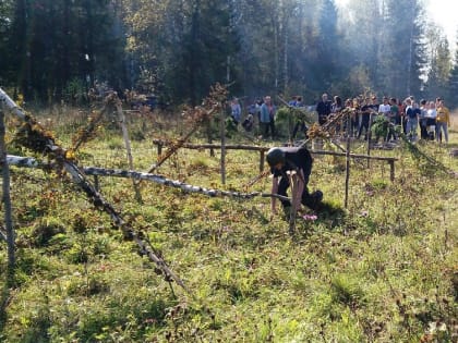 В Лысьве полицейские и общественники организовали занятия по патриотическому воспитанию для участников военно-полевого сбора