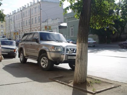 С 2022 года в Перми взыскано 1,1 млн рублей штрафов за парковку на газонах, тротуарах и «зебре»