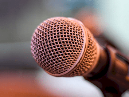 Композитор рассказал о девушках без лифчиков, которые приходили на концерт Шатунова в Барнауле