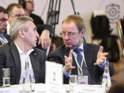 Сегодня весь день работал в Москве — готовились с коллегами к завтрашнему заседанию президиума Госсовета по поддержке промышленности в условиях санкций