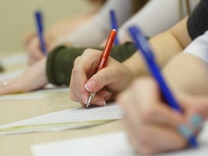 Почти 3800 учащихся Барнаула написали итоговое сочинение