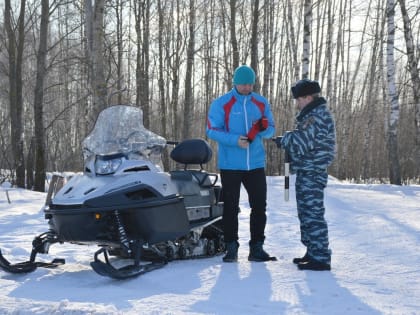В Славгороде проводятся плановые (рейдовые) осмотры снегоходов и других внедорожных автомототранспортных средств