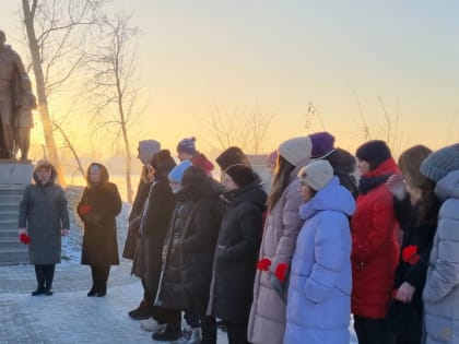 В День неизвестного солдата в Центральном районе возложили цветы