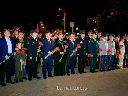 Память героев Великой Отечественной войны почтили в Барнауле