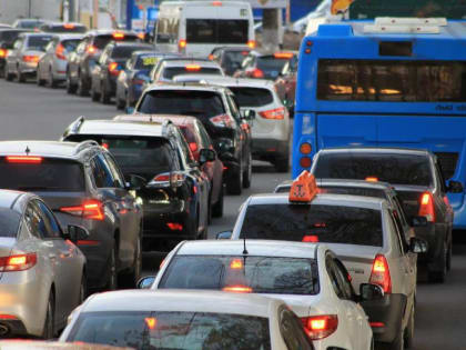 В Барнауле вновь образовались большие пробки