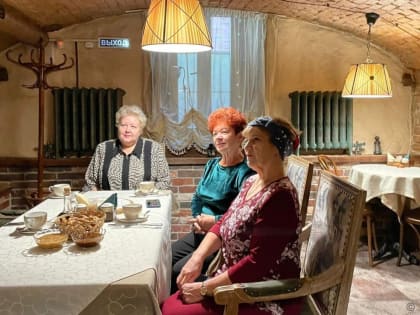 «Супер-бабушка»: участницы конкурса побывали на «Купеческом чаепитии»