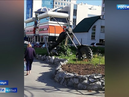 Символ «Байк-бара» увезли на «Водный мир»