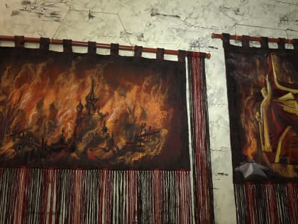 Бийчанка Татьяна Черданцева создала шерстяной триптих «Донбасс в огне»