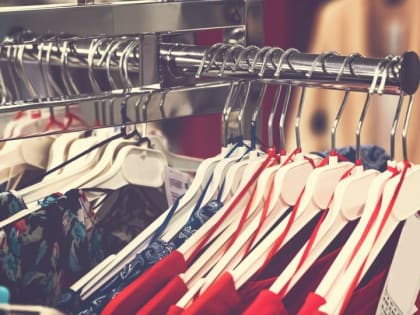 Астролог рассказала, каких цветов в одежде нужно избегать в 2022 году