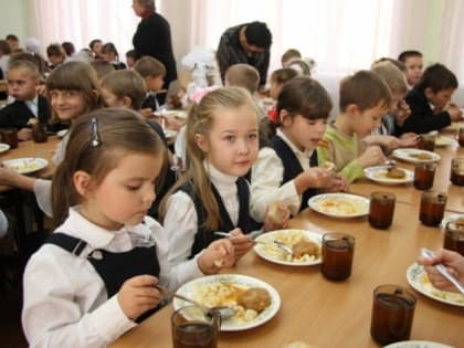 Жители Рубцовска могут проконсультироваться по вопросам питания в школах
