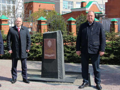 В преддверии 100-летия органов контрразведки России в Барнауле высажена памятная аллея деревьев
