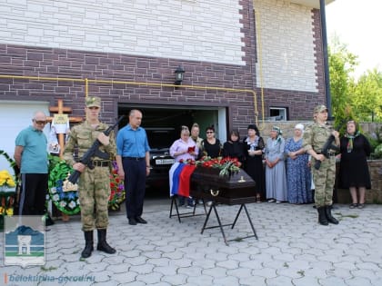 В Белокурихе простились с погибшим в ЛНР Евгением Осинцевым