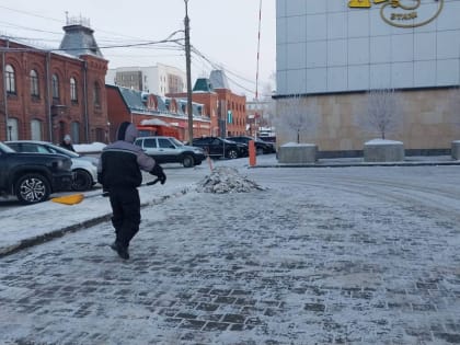 Уборка территорий предприятий торговли на особом контроле администрации Центрального района