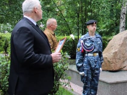 6 июля 2022 года на Привокзальной площади г. Новоалтайска произошло торжественное открытие памятника воинам-интернационалистам, исполнявшим свой долг за пределами Отечества