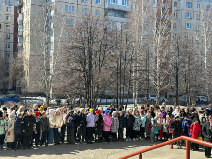 Дмитрий Аганов поздравил жителей Индустриального района с наступающим юбилеем