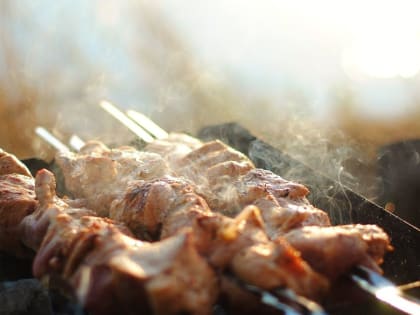 Группа ВТБ: спрос на продукты для шашлыка растет на фоне снижения общих продаж мяса