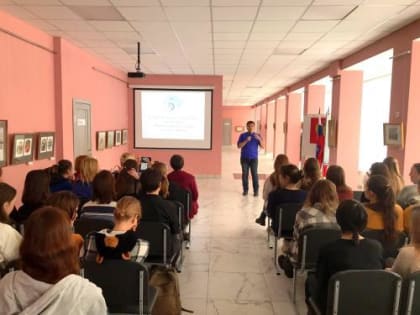 Будущие художники встретились с представителями Центра татарской культуры «Дулкын» (Волна)