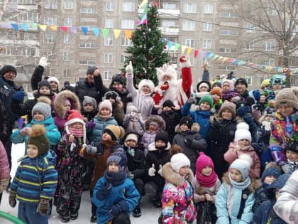 Активисты ТОС Ленинского района организуют праздничные мероприятия и поздравляют детей и общественников на дому