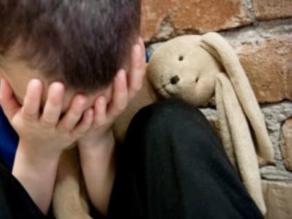 "Не хотели учить буквы": отчим из алтайского села объяснил, за что избивал детей