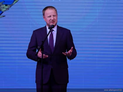 Виктор Томенко поздравил бойцов студенческих отрядов Алтайского края с завершением третьего трудового семестра