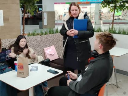 Комиссия по делам несовершеннолетних и защите их прав провела вечерний рейд по общественным местам