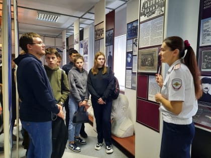 Студенты Колледжа АлтГУ познакомились с историей правоохранительных органов в Алтайском крае