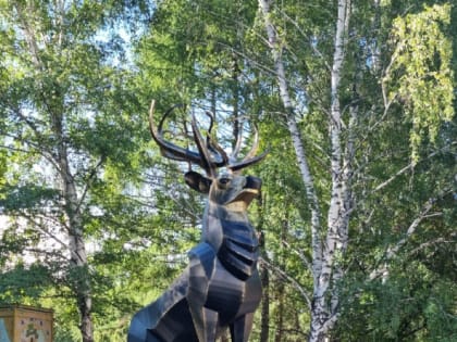 Новая скульптура появилась в барнаульском зоопарке «Лесная сказка»