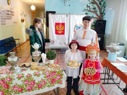 В Алтайском крае на избирательных участках вкусно и весело. Масленица пришла на выборы