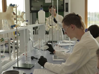 Бийские школьники в числе дипломантов Летней олимпиадной школы Фонда Андрея Мельниченко