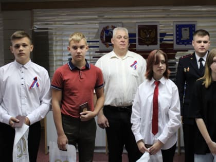22 августа совещание Администрации города Новоалтайска началось с гимна Российской Федерации