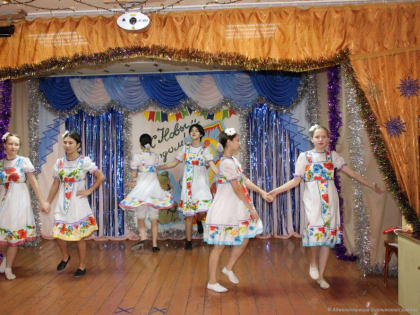 В свете ярких огоньков