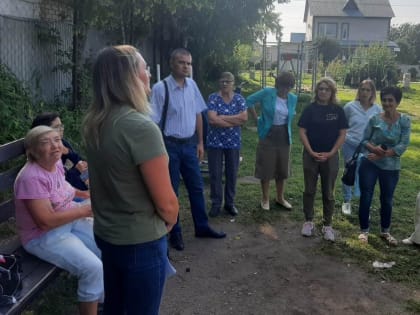 Иван Огнев принимает участие во встречах с жителями по вопросам реализации краевой программы поддержки местных инициатив