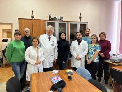 Урологи АККЦОМД осваивают новые методы лечения и диагностики
