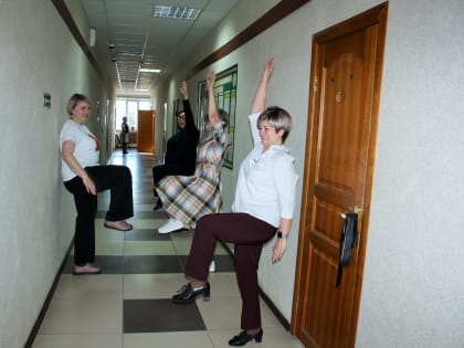 Со спортом дружить ─ здоровыми быть! В Алтайкрайстате прошел День здоровья