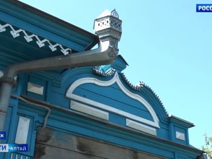 В Бийске началась реконструкция одного из примечательных зданий дореволюционной постройки