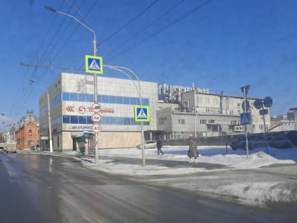 В Барнауле усилен контроль за  очисткой от снега и наледи территорий предприятий торговли, общественного питания, бытовых услуг