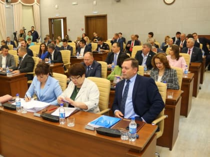 Кто из депутатов Барнаульской гордумы вырвался в топ самых медийных