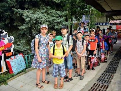 Общественная палата Алтайского края подарила детям Луганска поездку к морю