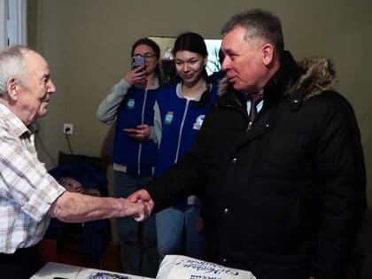 В Алтайском крае письма от школьников, памятные подарки и продуктовые наборы получат все ветераны