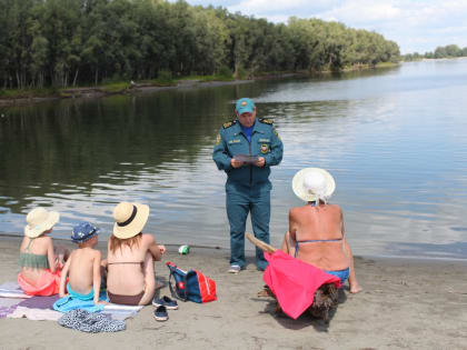 Где отдохнуть у воды в Барнауле? На официальном городском пляже!