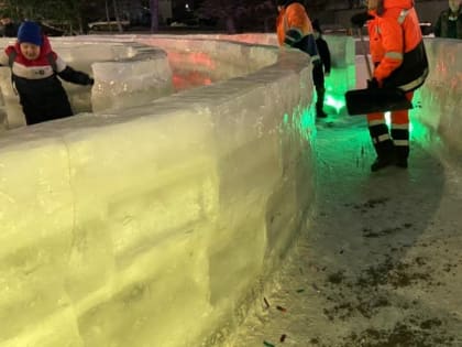 В мэрии Барнаула отчитались о борьбе с гололедом на площади Сахарова