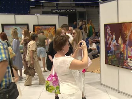 В «Титов-арене» Барнаула работает межрегиональная художественная выставка «Сибирь-XIII»