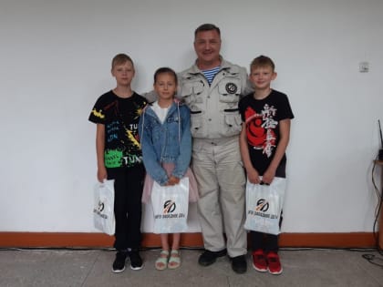 В Юго-Западном ДСУ наградили детей сотрудников, участвовавших в конкурсе «Победа глазами детей»