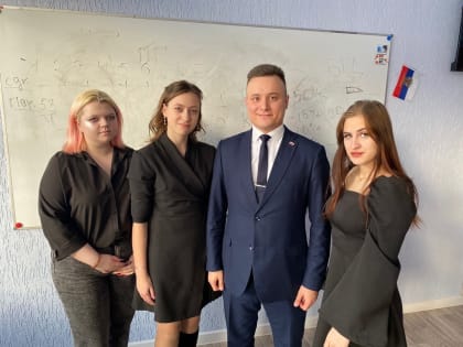 Николай Савинский встретился с учащимися Алтайского промышленного экономического колледжа