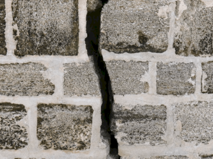 Барнаульцы требуют расселить авариные дома на ВРЗ из-за постоянных пожаров