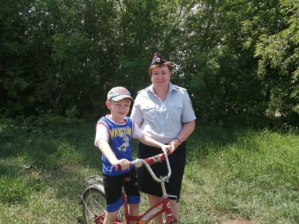 Сотрудники Каменской Госавтоинспекции проводят беседы с детьми в оздоровительных лагерях с дневным пребыванием