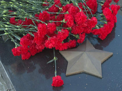 В Барнауле почтили память героев битвы за Сталинград