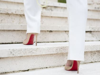 Астрологи перечислили знаки зодиака, которые любят держать мужчин под каблуком