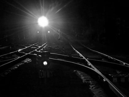 Жуткий случай произошёл в Алтайском крае: мужчина споткнулся и попал под поезд