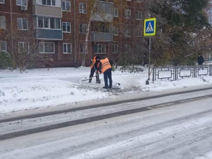 Работы по уборке снега в Барнауле начались 13 октября